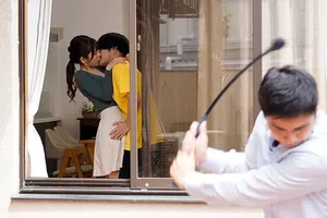 Cô bạn gái của thằng bạn thân say xỉn đến ngủ nhờ… và cái kết