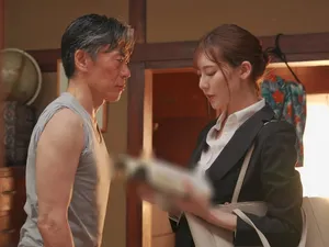 Bị bố mắng, đã có má kế an ủi vietsub