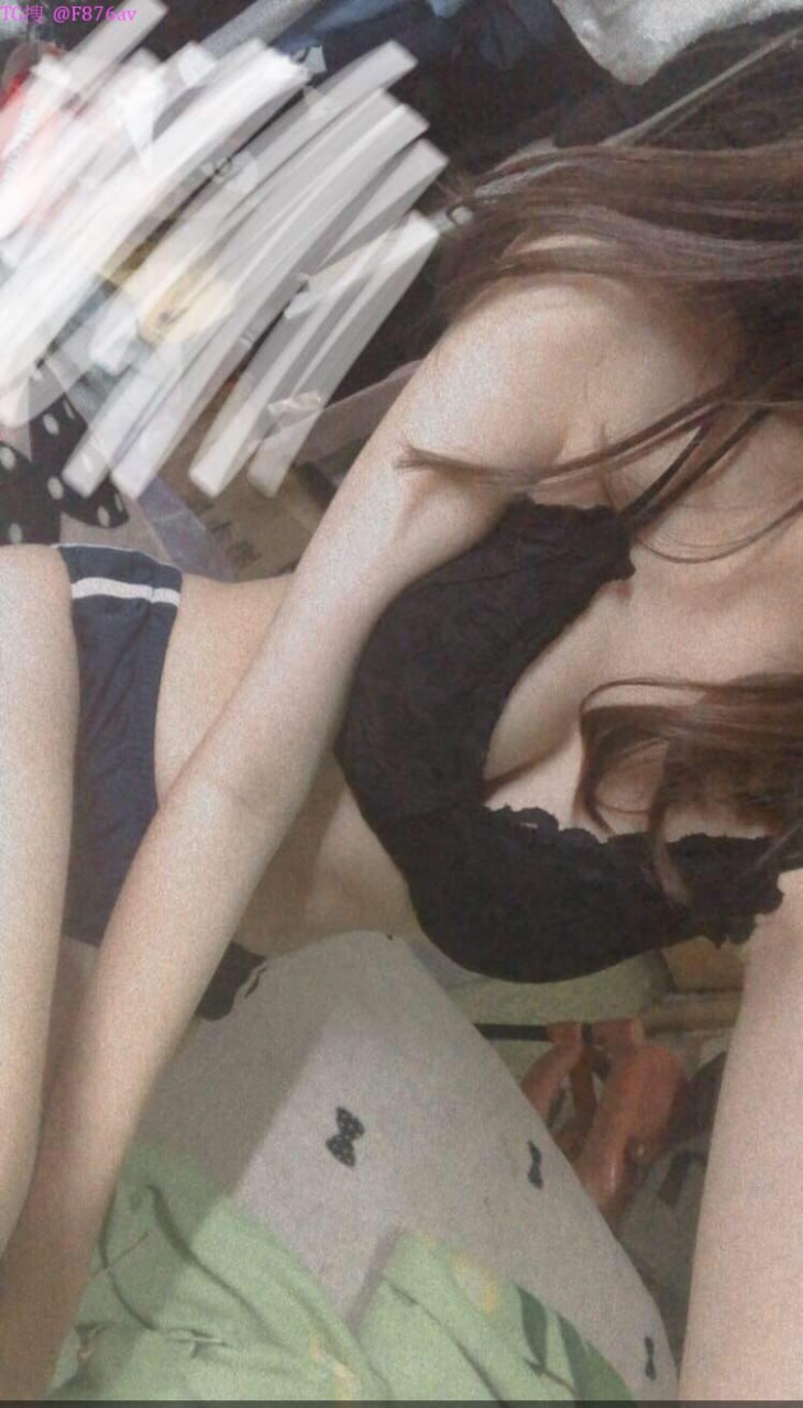 TeenMegaWorld - Paris chị nóng gà con