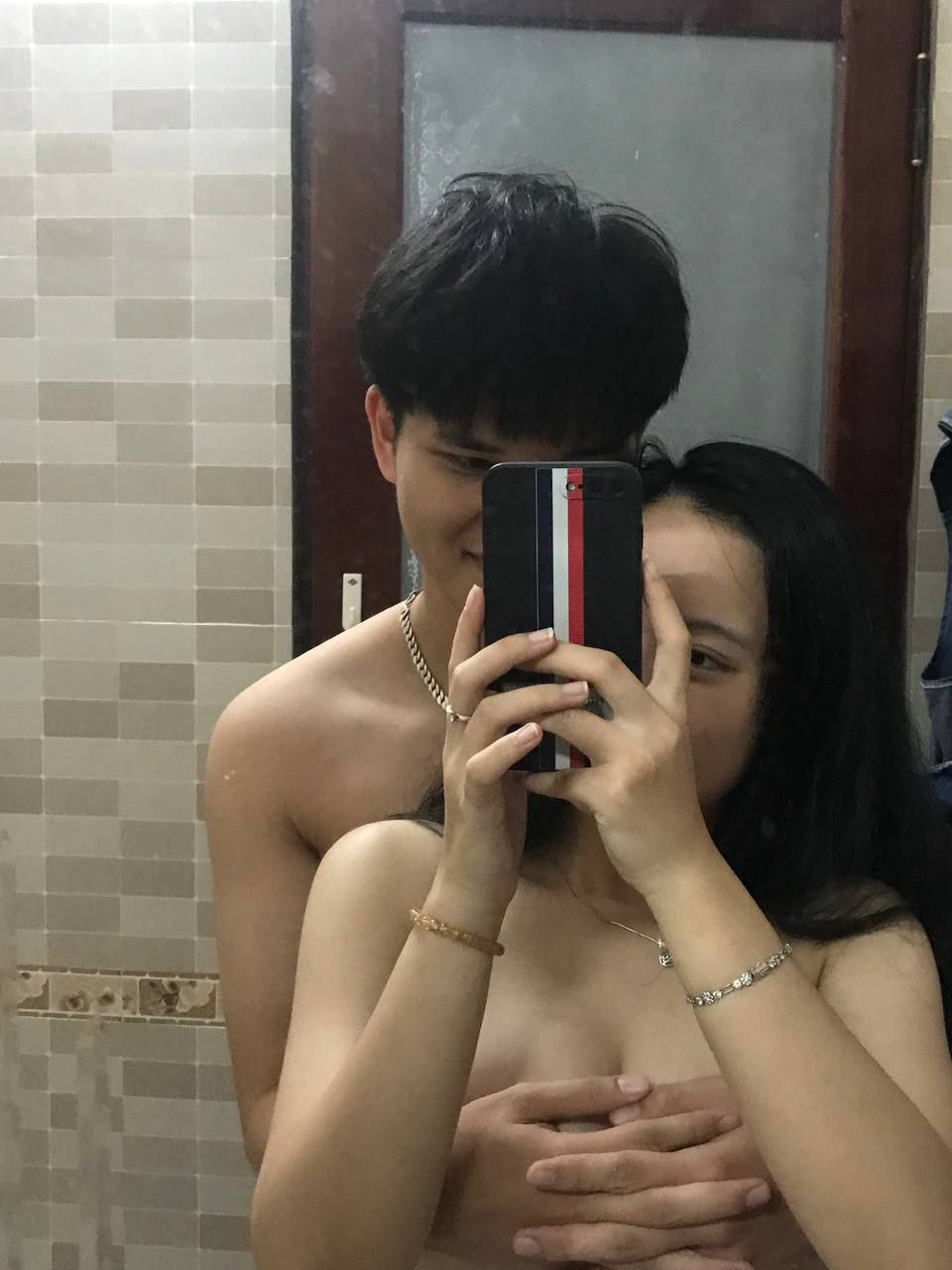Lén loạn luân cùng chị dâu bím không lông